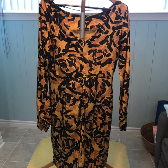 Mustard yellow patterned dress - Picture 2 of 4